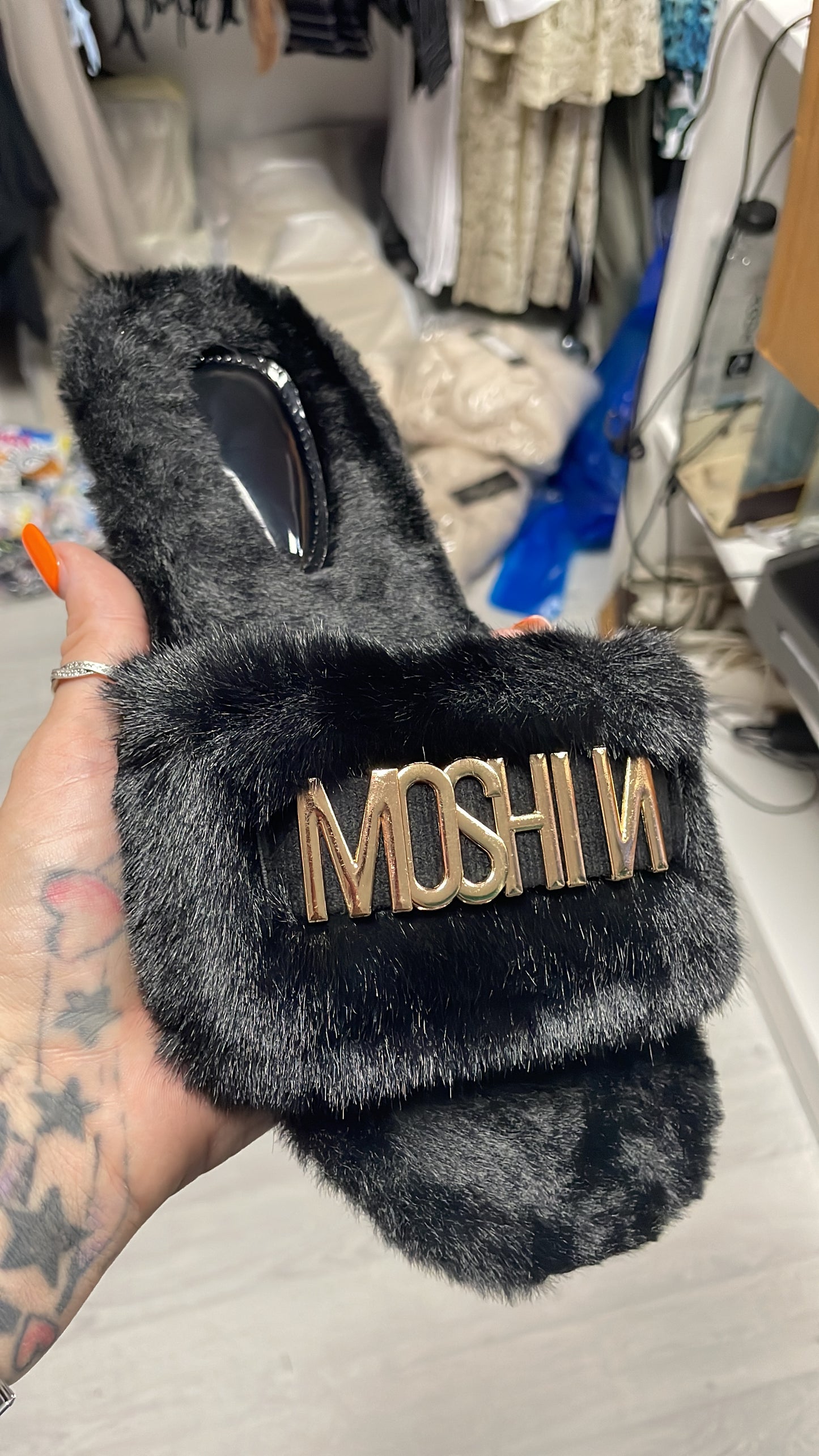 Faux fur sliders