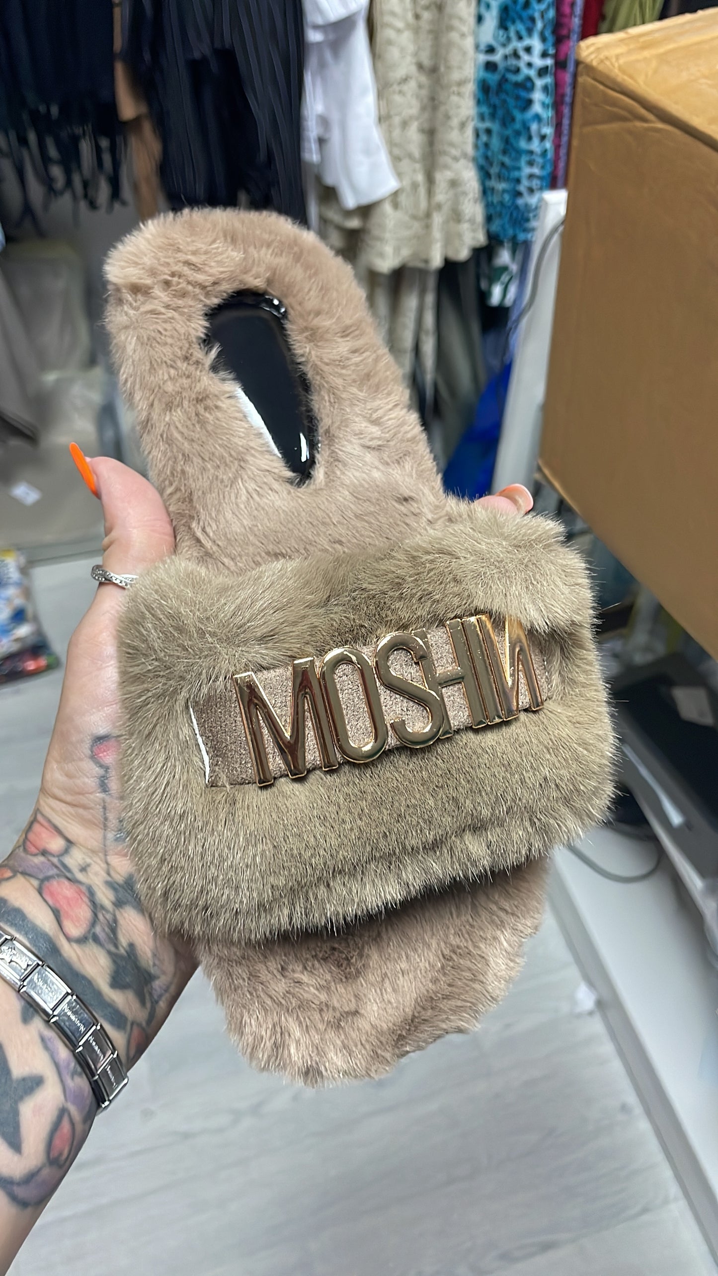 Faux fur sliders